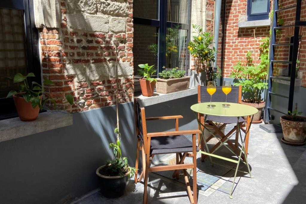 Duplex In Historical Centre With Private Courtyard Appartement Antwerpen Buitenkant foto